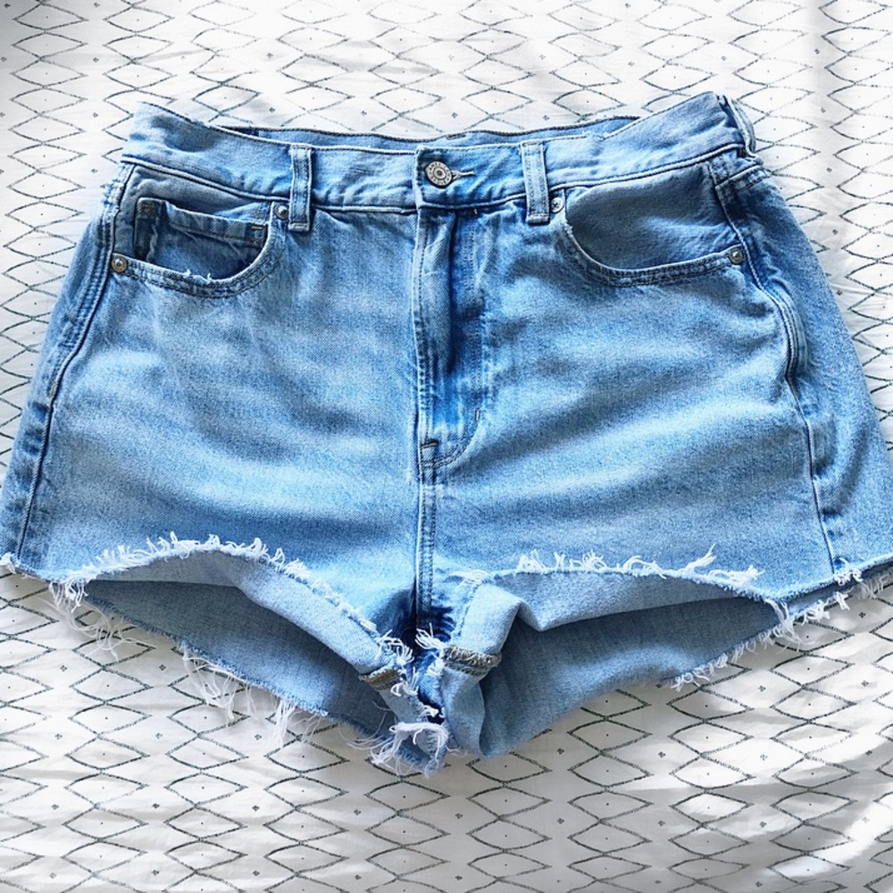 American eagle distressed shorts